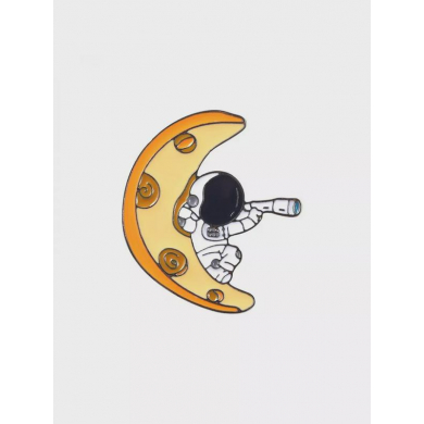 Значок брошь "Космонавт на луне" аксессуар для украшения, подарок для мальчика, девочки